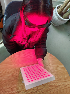 acheter Panneau thérapeutique de lumière LED à LED rouge proche infrarouge pour la beauté à usage domestique fabrication en ligne